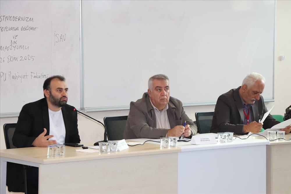 Dr. Öğr. Üyesi Mehmet Bağçivan "Post-Modernizm ve Din" Konulu Sempozyumda Konuştu