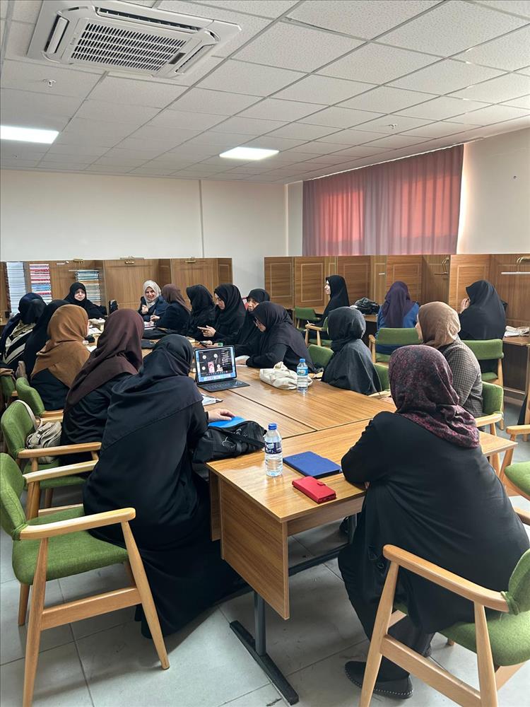 Dr. Öğr. Üyesi Semra Peker ile Tefsir Seminerleri Devam Ediyor