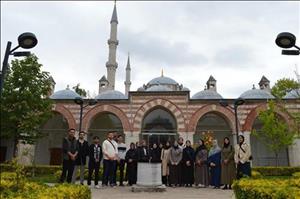 Sahn-ı Semân Yalova Öğrencilerinden İstanbul’un İlmi ve Tarihi Merkezlerine Kültür Gezisi